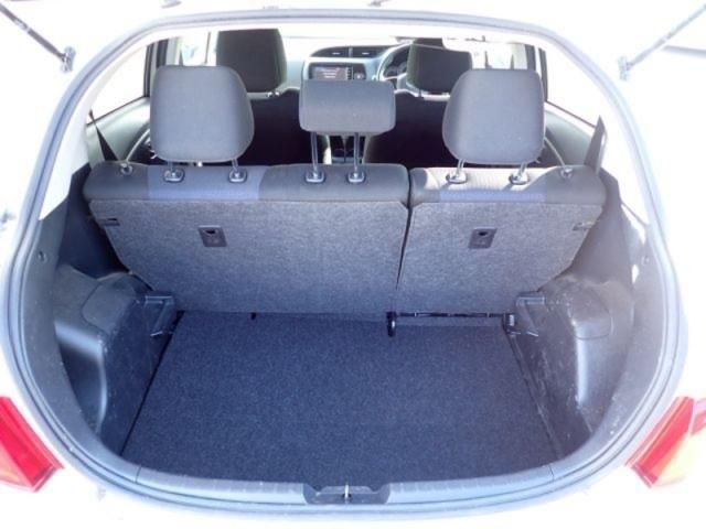 TOYOTA VITZ 2016 Image 31