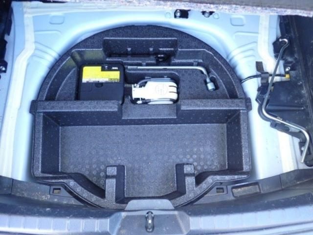 TOYOTA VITZ 2016 Image 31