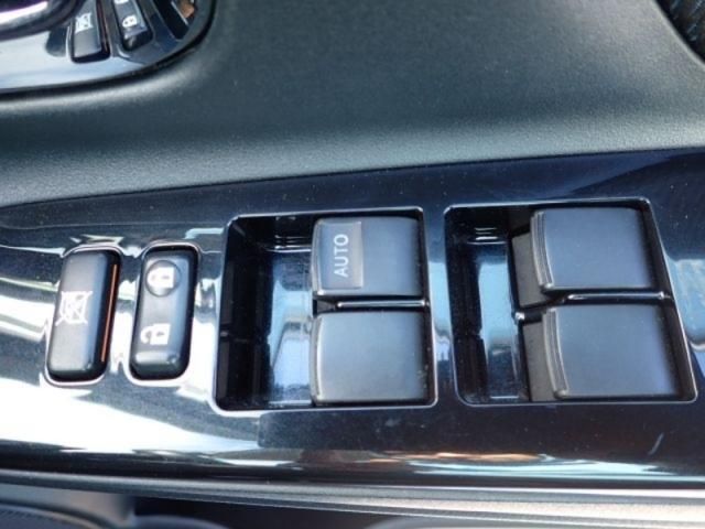 TOYOTA VITZ 2016 Image 31