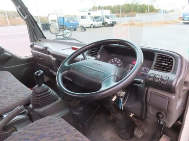 ISUZU  2004 Image 31
