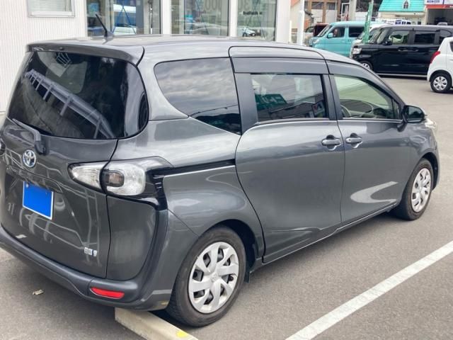 TOYOTA SIENTA HYBRID 2015 Image 31
