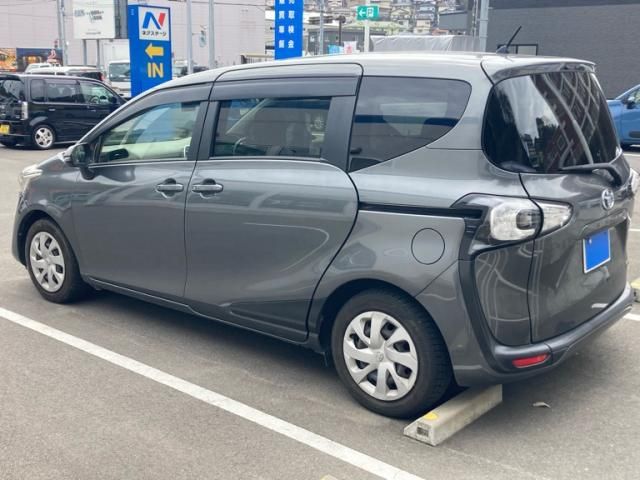 TOYOTA SIENTA HYBRID 2015 Image 31