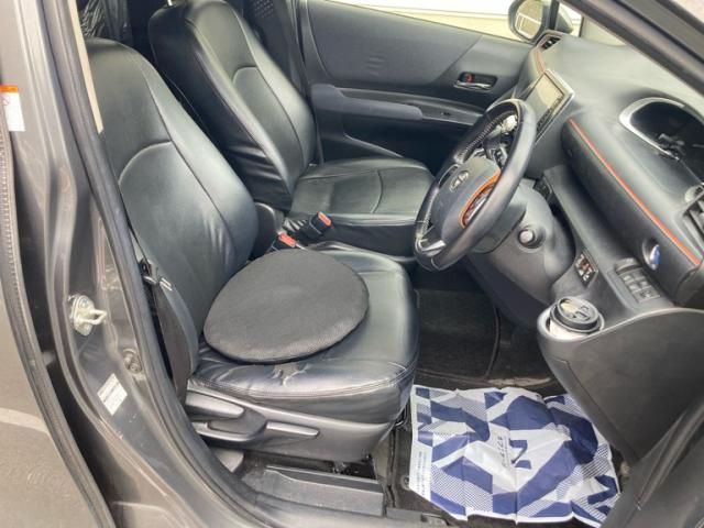 TOYOTA SIENTA HYBRID 2015 Image 31