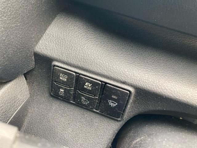 TOYOTA SIENTA HYBRID 2015 Image 31