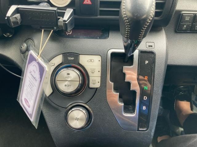 TOYOTA SIENTA HYBRID 2015 Image 31