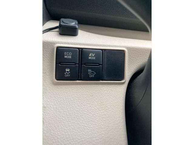 TOYOTA SIENTA HYBRID 2015 Image 31