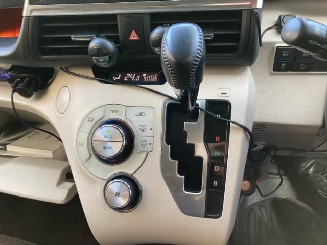 TOYOTA SIENTA HYBRID 2015 Image 31