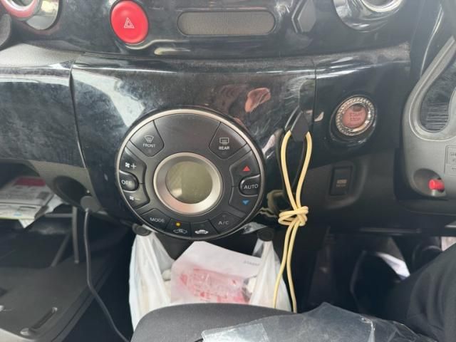 NISSAN CUBE 2013 Image 31