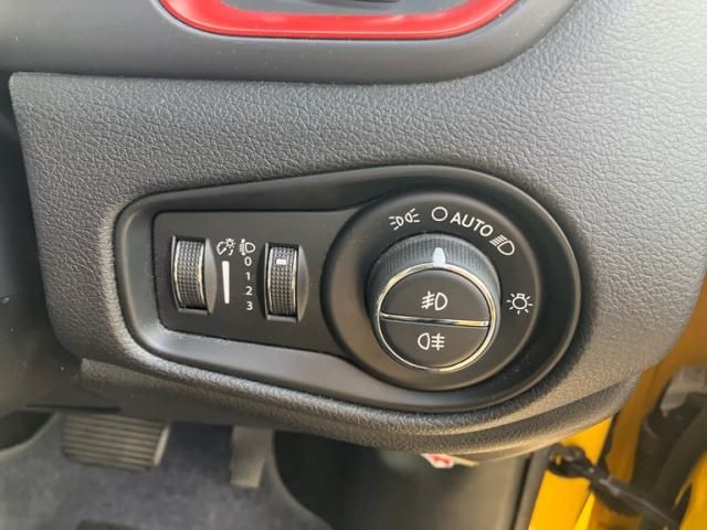 JEEP RENEGADE 4WD 2015 Image 31