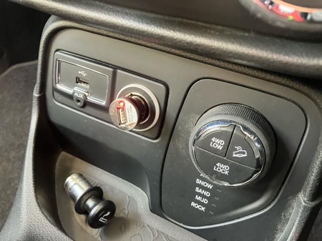 JEEP RENEGADE 4WD 2015 Image 31