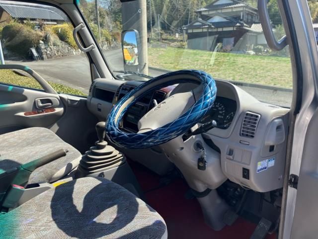 TOYOTA DYNA 2004 Image 31