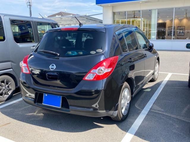 NISSAN TIIDA 2010 Image 31