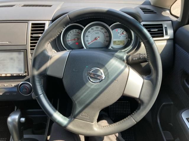 NISSAN TIIDA 2010 Image 31