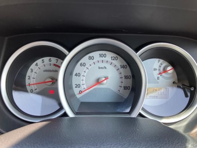 NISSAN TIIDA 2010 Image 31