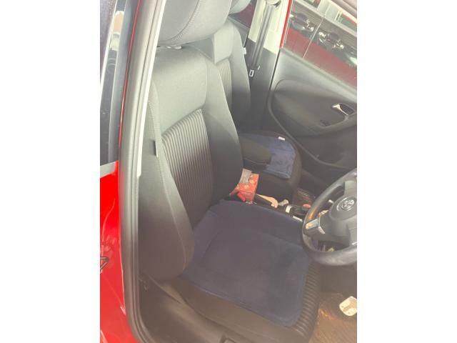 VOLKSWAGEN POLO 2011 Image 31