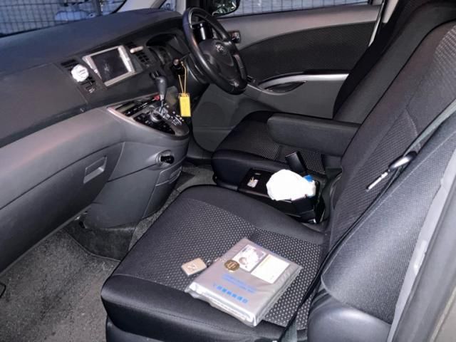 TOYOTA ISIS 2009 Image 31