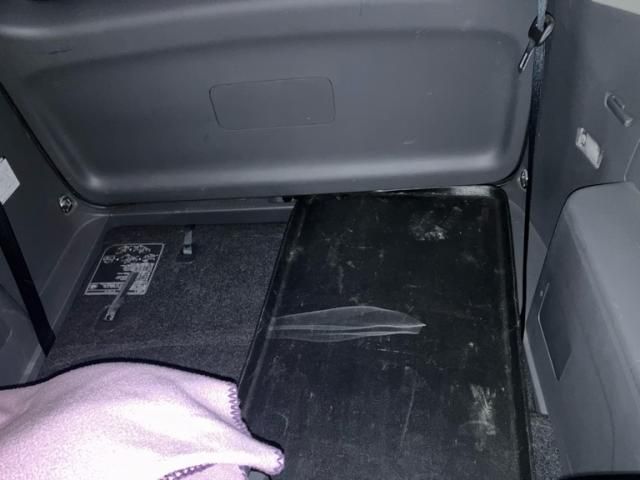 TOYOTA ISIS 2009 Image 31