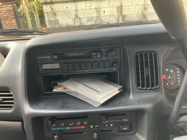 DAIHATSU HIJET CARGO 2000 Image 31