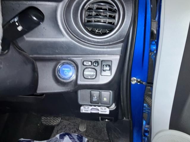 TOYOTA AQUA 2012 Image 31