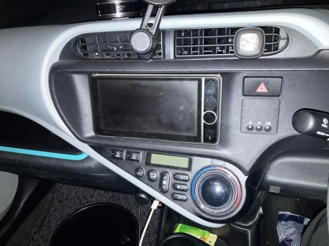 TOYOTA AQUA 2012 Image 31