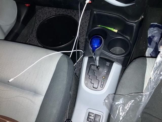 TOYOTA AQUA 2012 Image 31