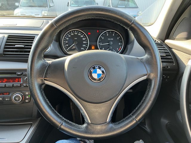 BMW 1SERIES 2009 Image 31