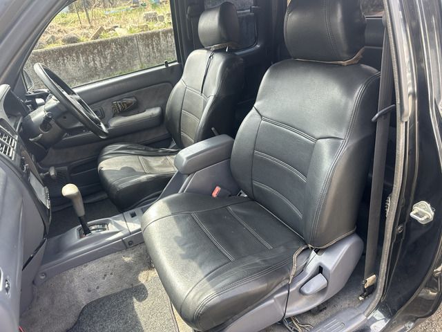 TOYOTA HILUX 2WD 1999 Image 31