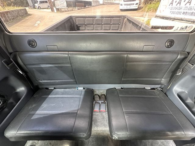 TOYOTA HILUX 2WD 1999 Image 31