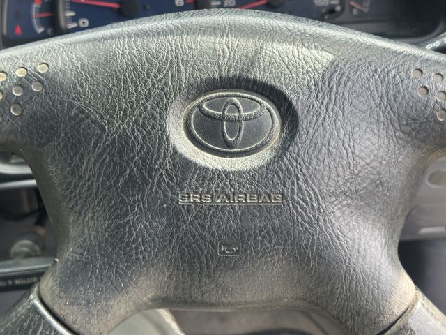 TOYOTA HILUX 2WD 1999 Image 31