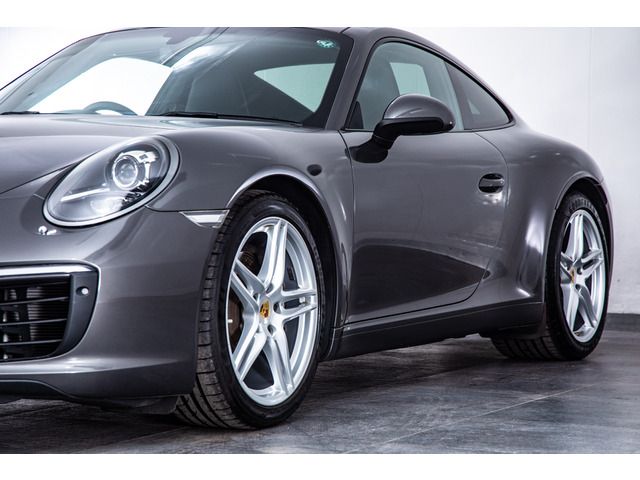 PORSCHE 911 2016 Image 31