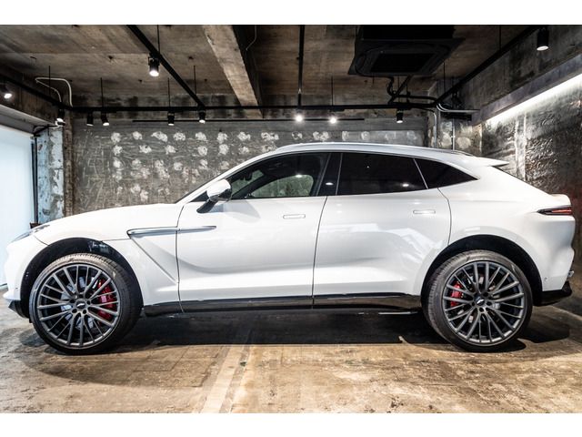 ASTON MARTIN SUV 2023 Image 31