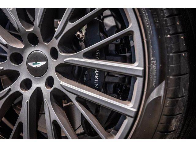 ASTON MARTIN SUV 2022 Image 31