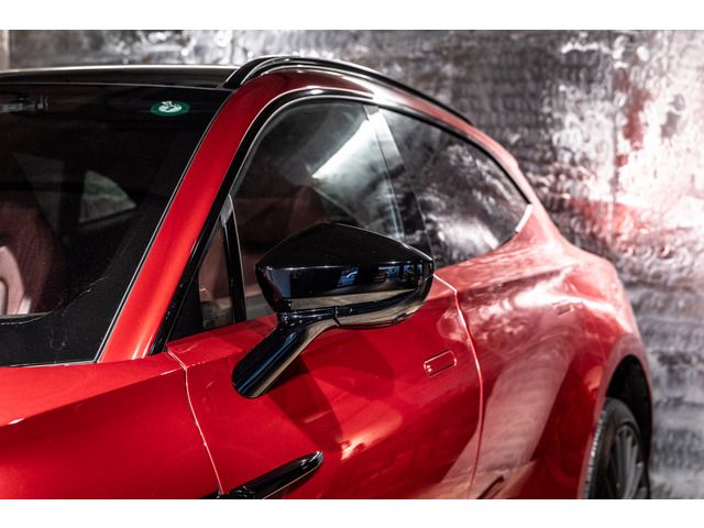 ASTON MARTIN SUV 2022 Image 31