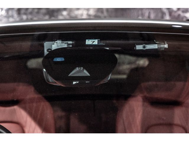 ASTON MARTIN SUV 2022 Image 31