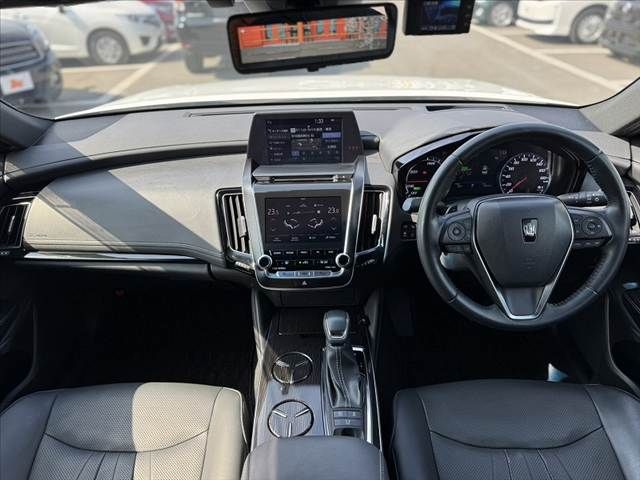 TOYOTA CROWN SEDAN HYBRID 2018 Image 31