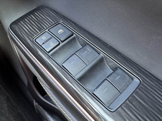 TOYOTA CROWN SEDAN HYBRID 2018 Image 31