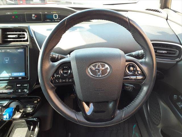 TOYOTA PRIUS 2018 Image 31