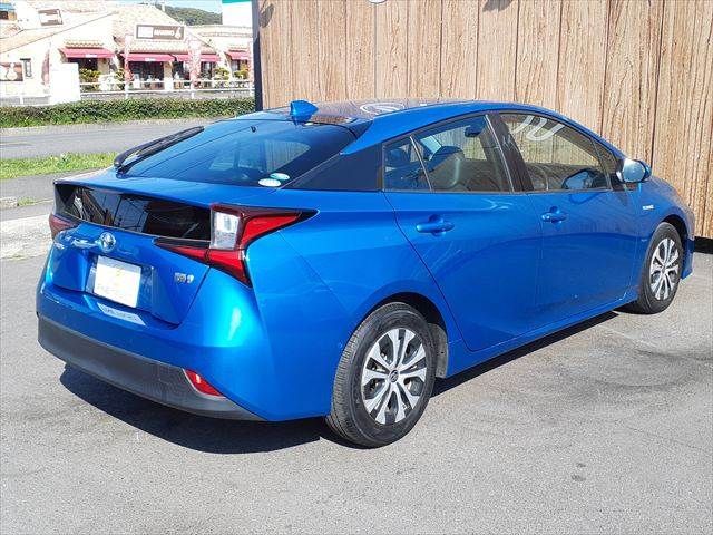 TOYOTA PRIUS 2018 Image 31