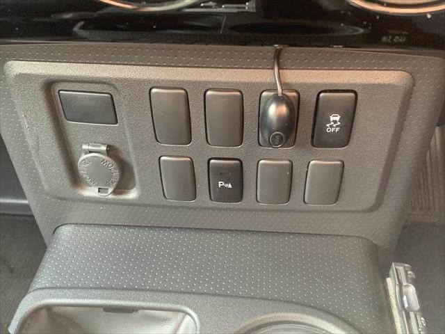 TOYOTA FJ CRUISER 4WD 2013 Image 31