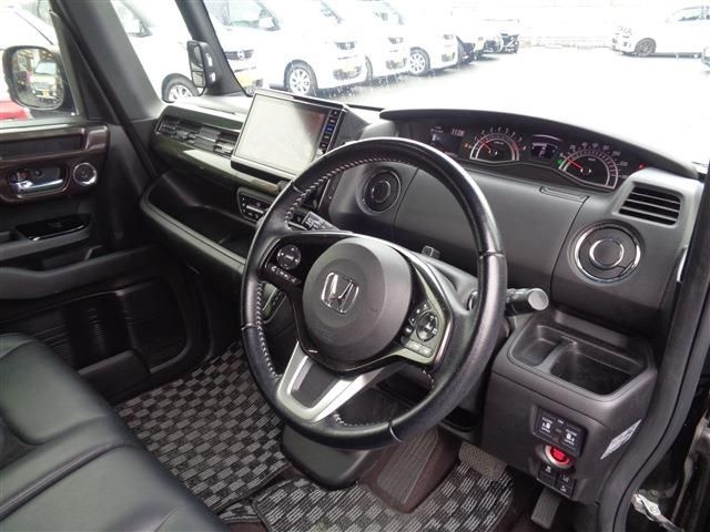 HONDA N BOX CUSTOM 2018 Image 31