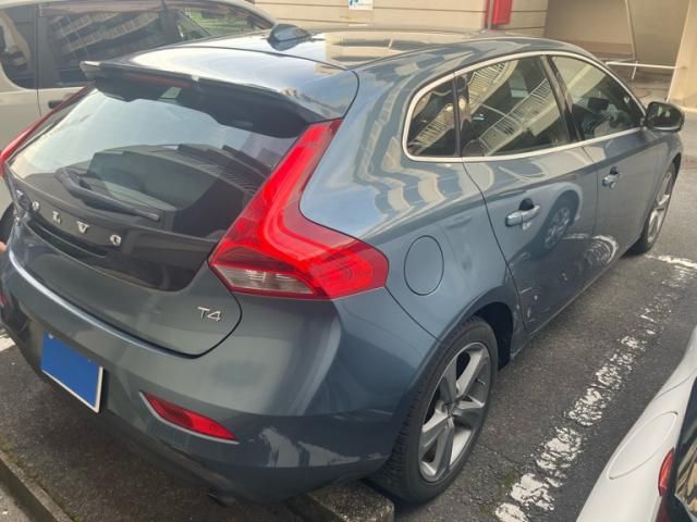 VOLVO V40 2013 Image 31