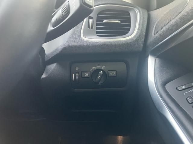 VOLVO V40 2013 Image 31