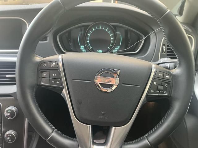 VOLVO V40 2013 Image 31