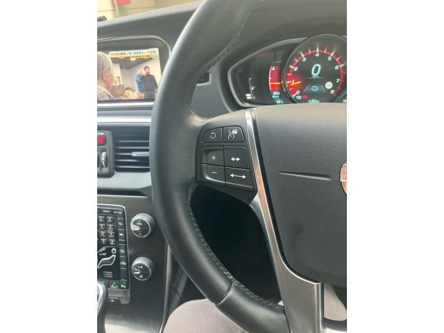 VOLVO V40 2013 Image 31