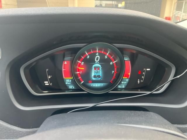 VOLVO V40 2013 Image 31