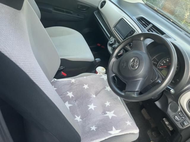 TOYOTA VITZ 2012 Image 31