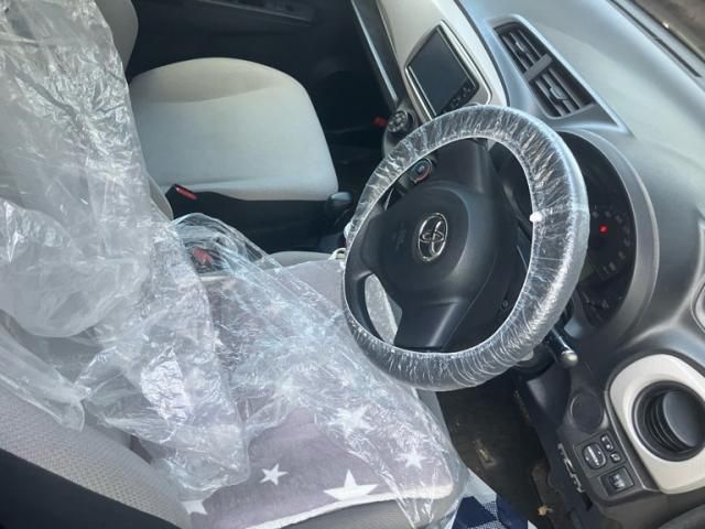 TOYOTA VITZ 2012 Image 31