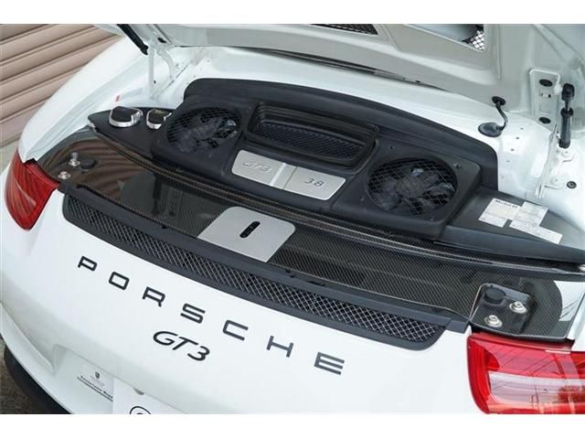 PORSCHE 911 2014 Image 31