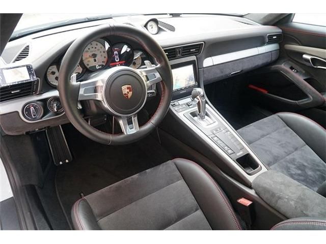PORSCHE 911 2014 Image 31