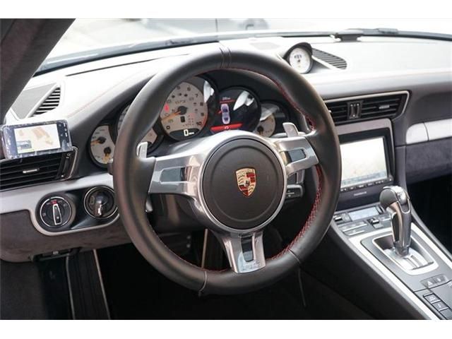 PORSCHE 911 2014 Image 31